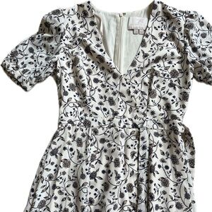 Gal Meets Glam Navy and White Floral Maxi Dress